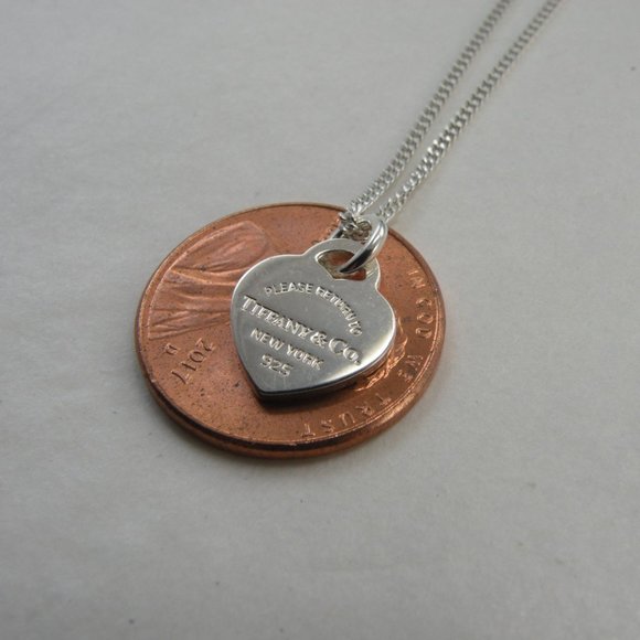 New Return to Tiffany & Co 925 Silver Mini Heart Tag Pendant 18" Chain Necklace - Picture 2 of 10
